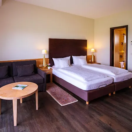 Gut Heckenhof & Golfresort An Der Sieg Gmbh & Co. Kg 4*