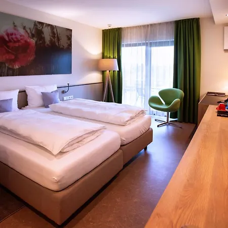 Hotel Gut Heckenhof & Golfresort An Der Sieg Gmbh & Co. Kg 4*