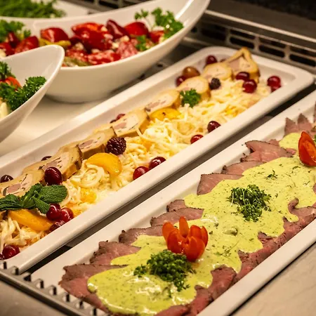 Hotel Gut Heckenhof & Golfresort An Der Sieg Gmbh & Co. Kg 4*